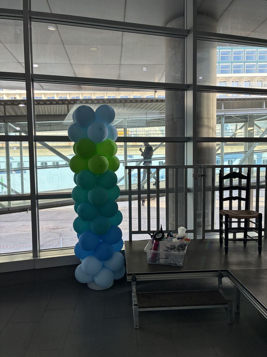 Balloon column detail in ocean blues and greens